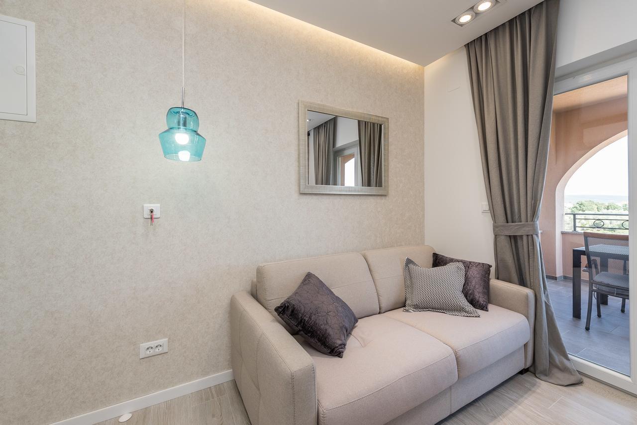 Luxury Apartments Garden Sukosan Exterior photo