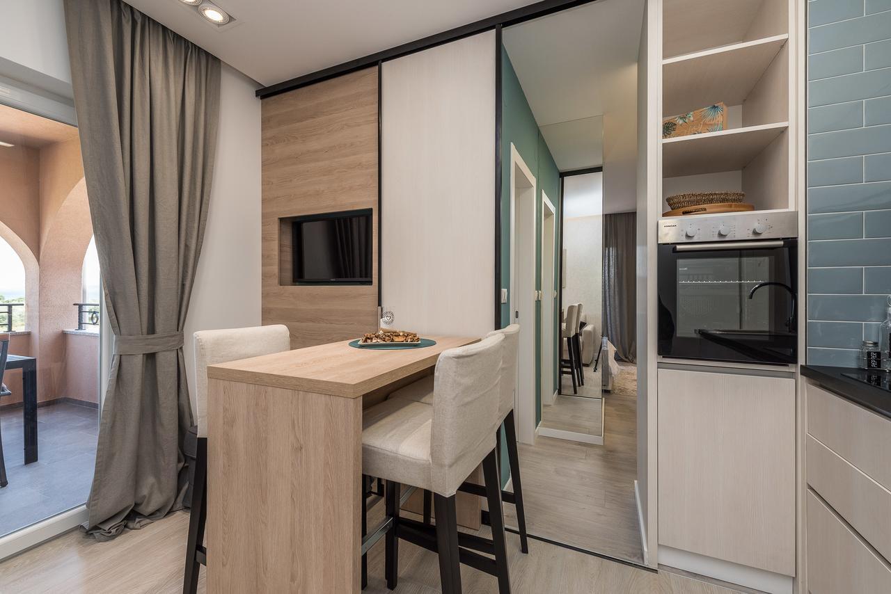 Luxury Apartments Garden Sukosan Exterior photo