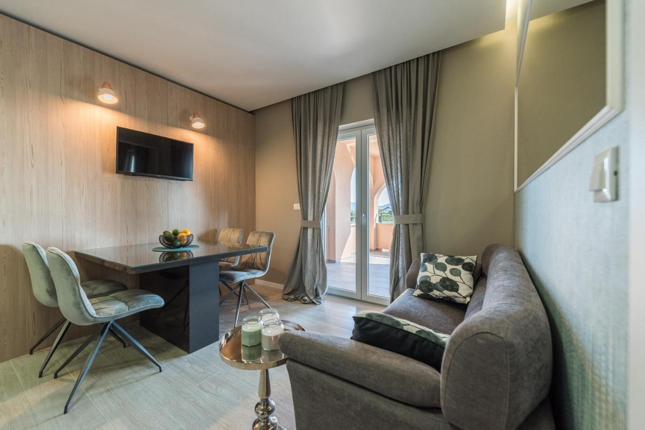 Luxury Apartments Garden Sukosan Exterior photo