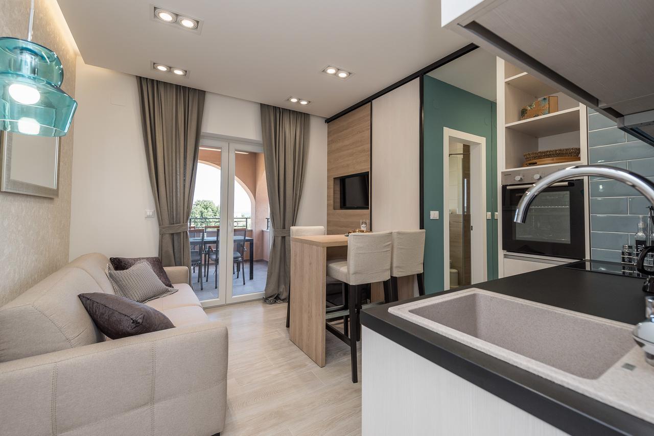 Luxury Apartments Garden Sukosan Exterior photo